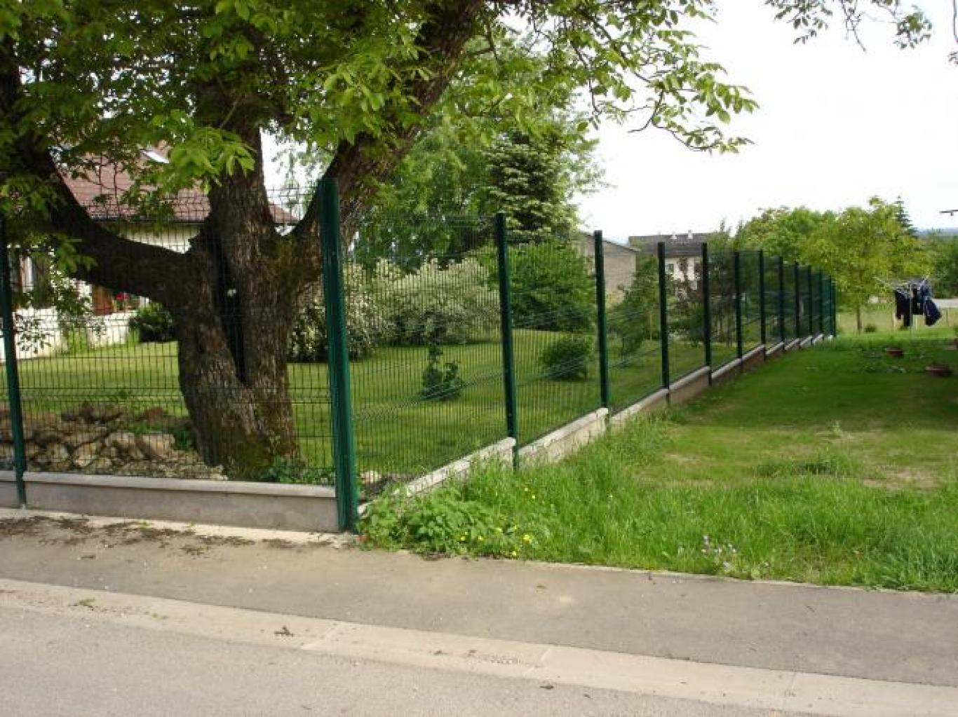 Pose d'une clôture grillagée à proximité de Charmes
