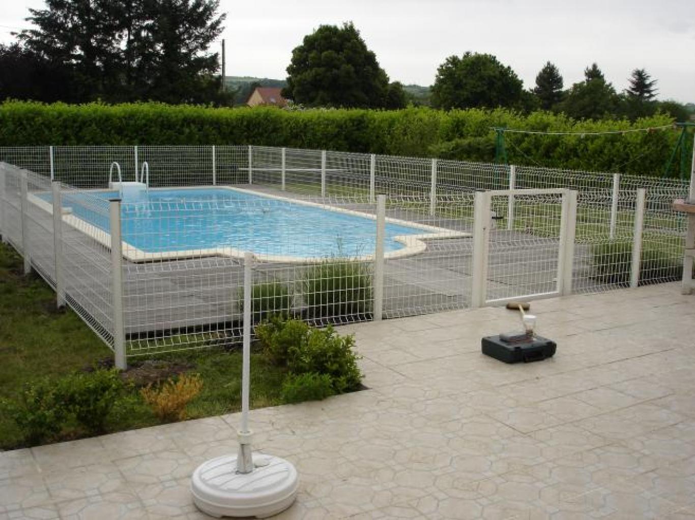 Clôture de protection d'une piscine